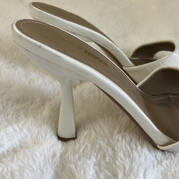 Fashion Nova White Sandals - Picture 6 of 6